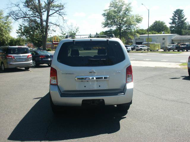 Used 2008 Nissan Pathfinder SE w/ Premium Pkg AWD/4WD image 3
