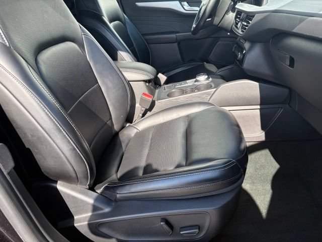Used 2024 Ford Escape Platinum AWD/4WD image 18