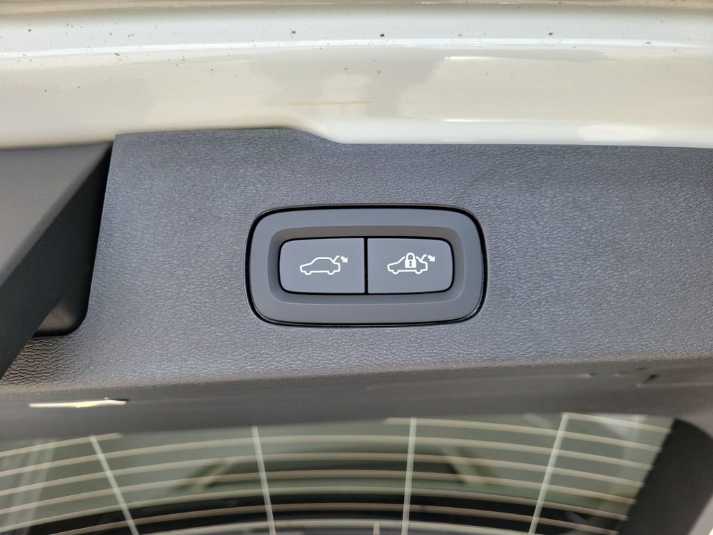 New 2026 Volvo V60 B5 Cross Country Plus w/ Climate Package AWD/4WD image 11