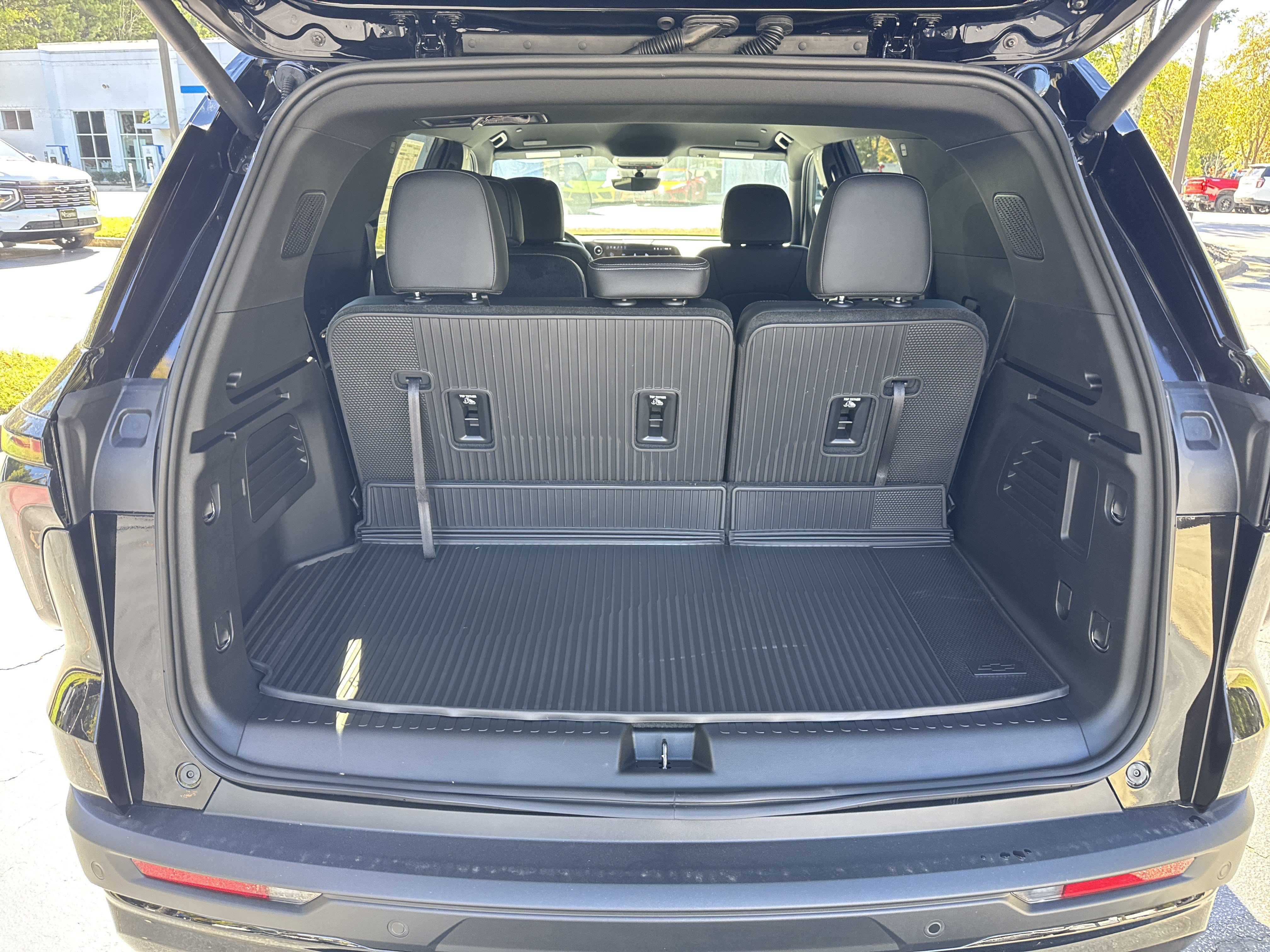 New 2027 Chevrolet Traverse LT w/ Enhanced Driving Package FWD image 19