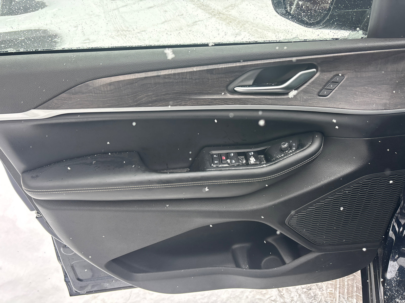 Used 2023 Jeep Grand Cherokee Limited image 11