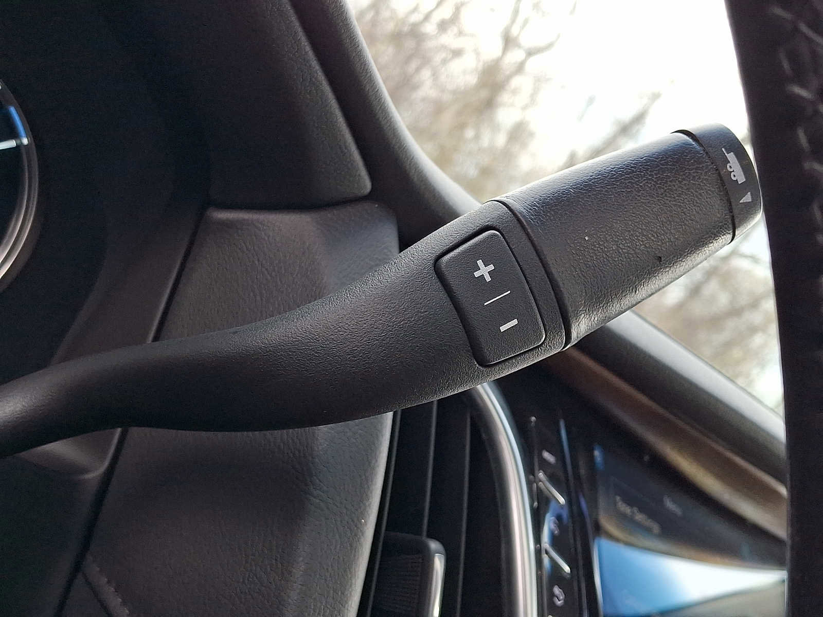 Used 2019 Cadillac Escalade Luxury image 17