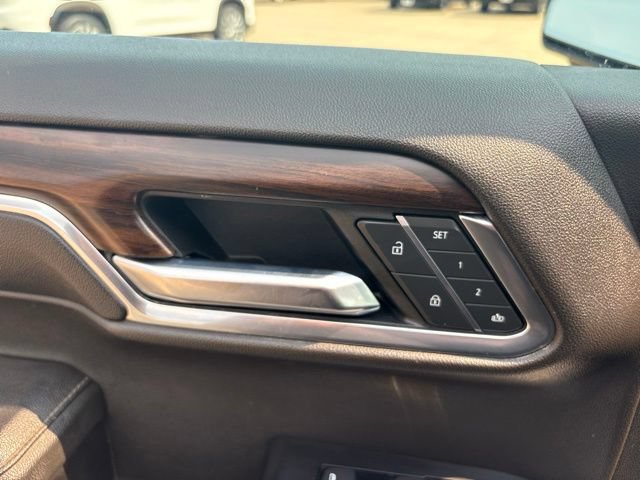 Used 2022 GMC Sierra 1500 SLT w/ SLT Premium Plus Package AWD/4WD image 11