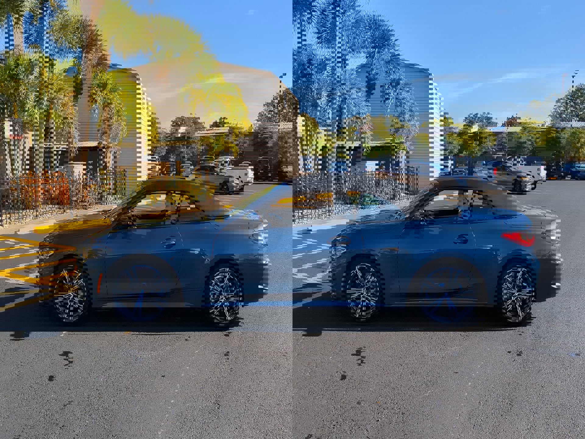 Used 2023 BMW 430i xDrive Convertible w/ M Sport Package image 9