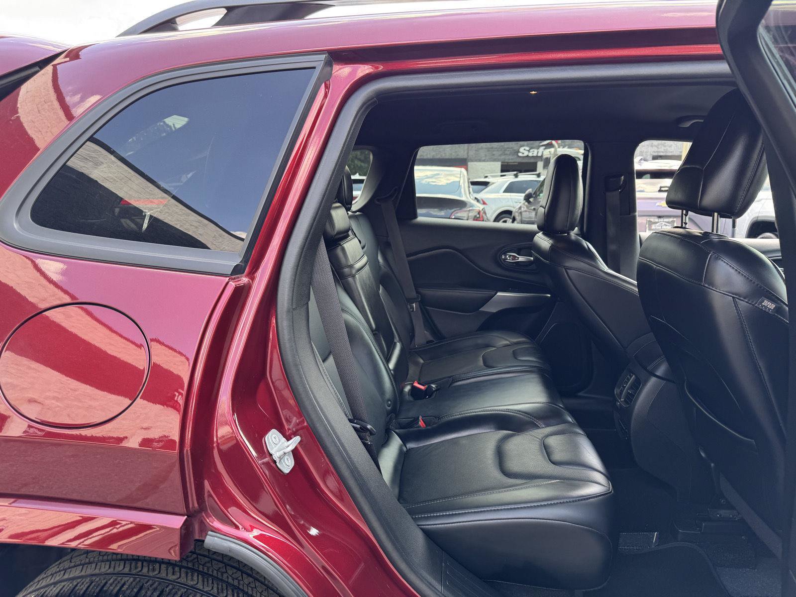 Used 2019 Jeep Cherokee High Altitude AWD/4WD image 39