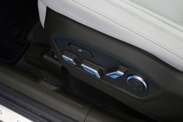 Used 2025 Hyundai Santa Fe Calligraphy AWD/4WD image 7