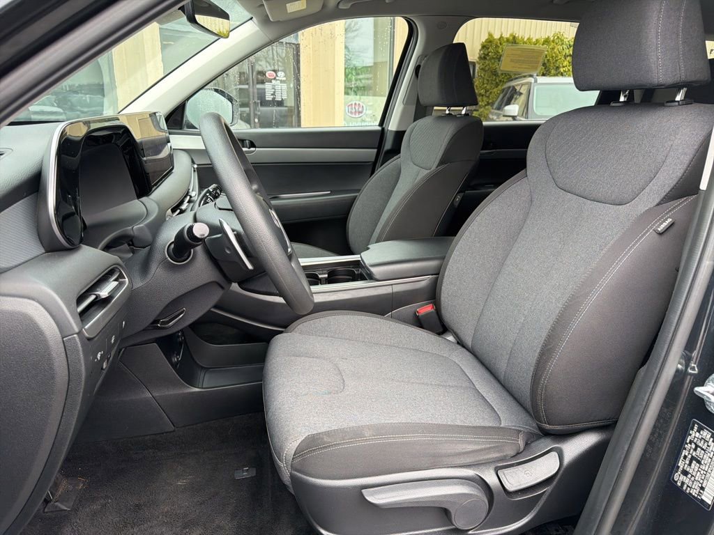 Used 2023 Hyundai Palisade SE w/ Cargo Package image 11