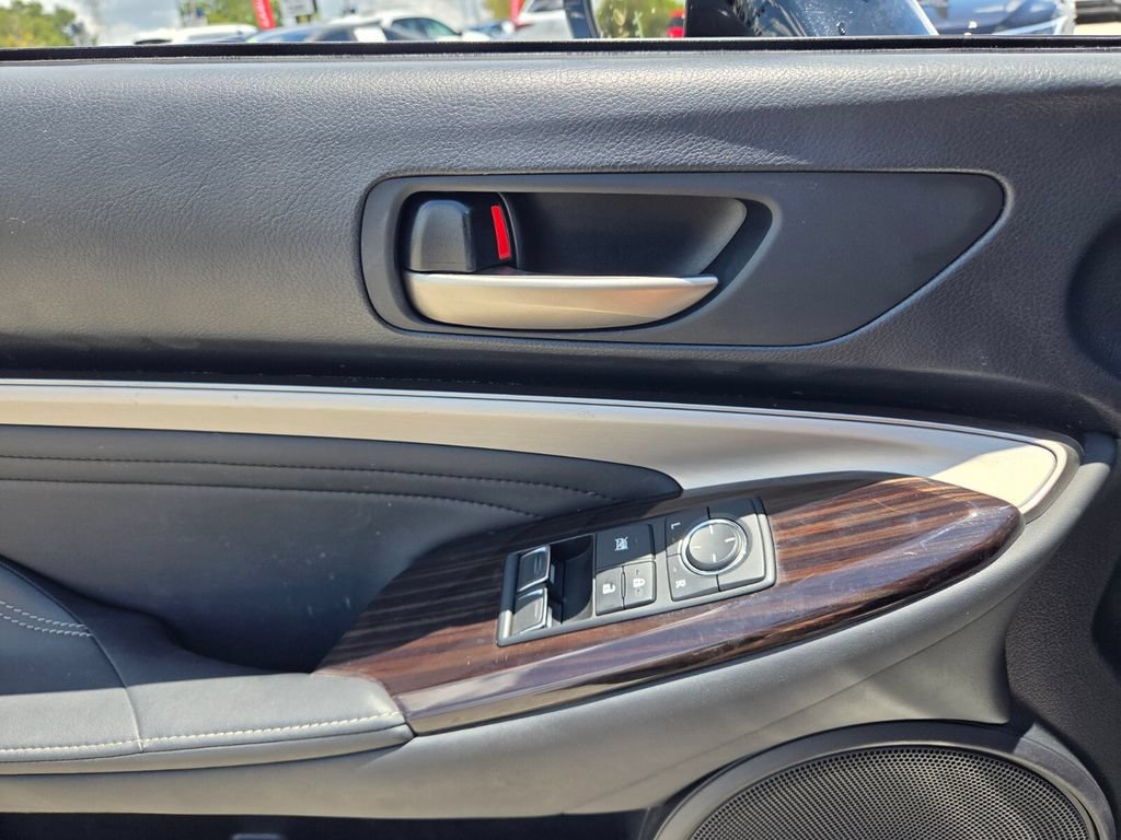 Used 2020 Lexus RC 300 w/ Accessory Package RWD image 21