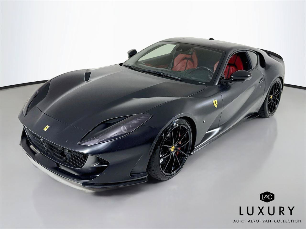 Used 2020 Ferrari 812 Superfast RWD image 4
