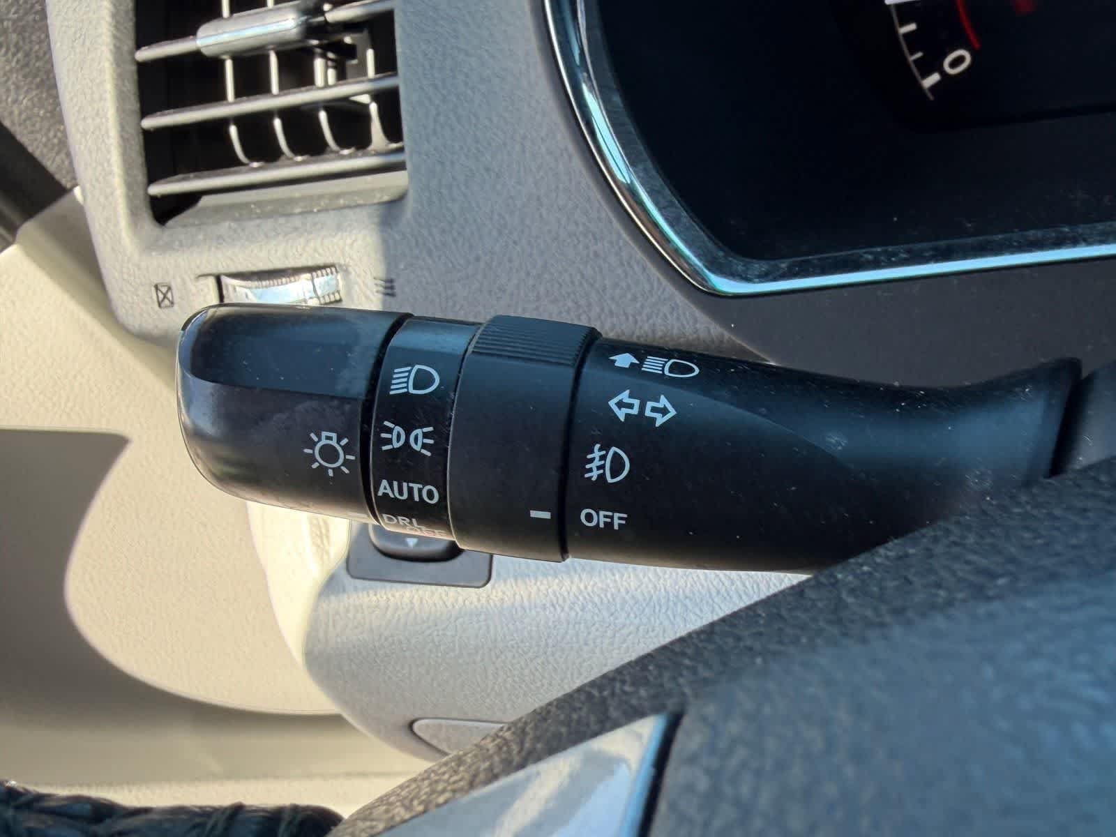 Used 2012 Toyota Highlander Limited w/ Tow Pkg AWD/4WD image 23