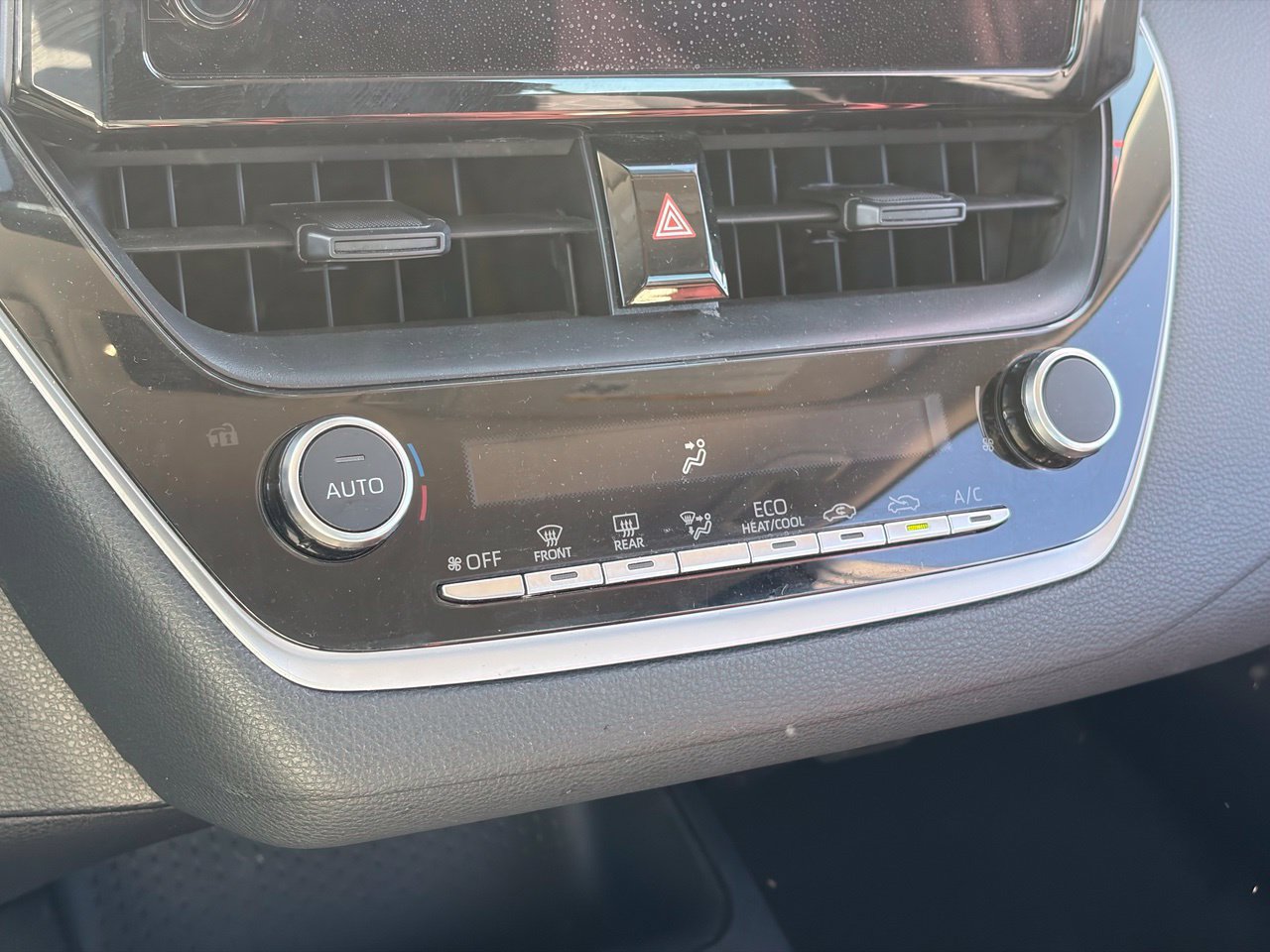 Used 2025 Toyota Corolla LE FWD image 10
