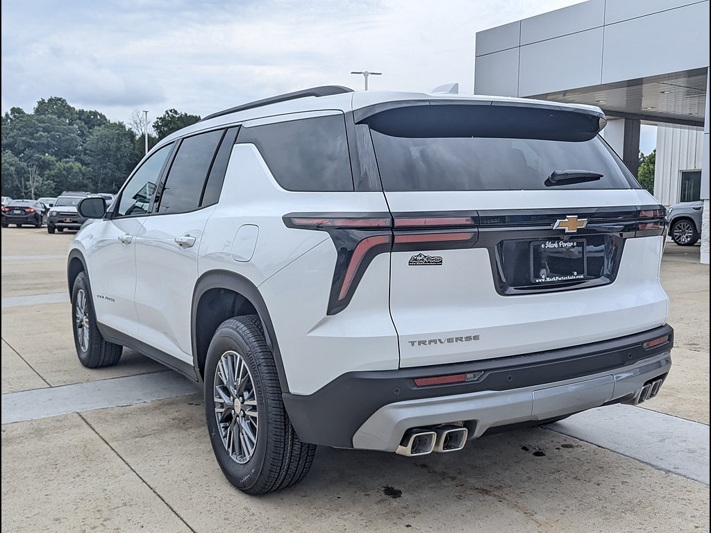 New 2026 Chevrolet Traverse LT w/ LPO, Floor Liner Package FWD image 8