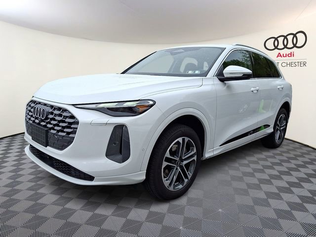 Used 2025 Audi Q5 Premium w/ Convenience Package AWD/4WD image 3