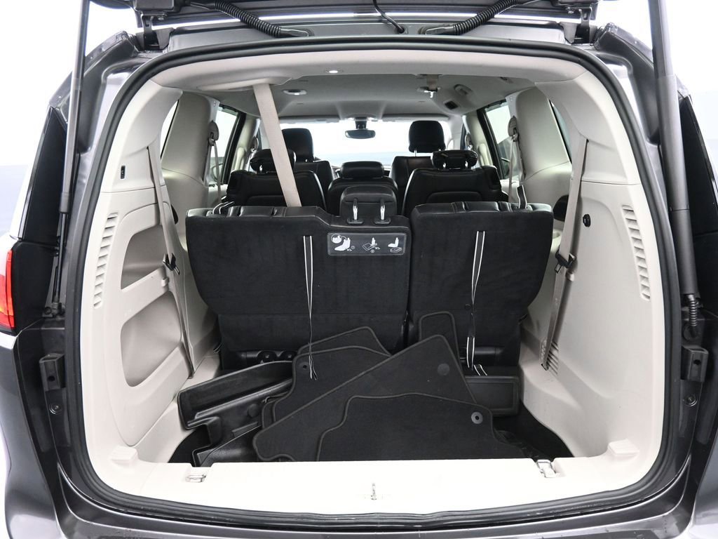 Used 2017 Chrysler Pacifica Touring-L image 22