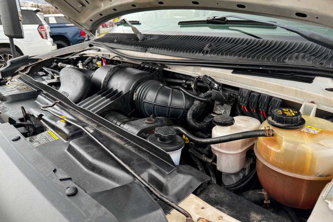 Used 2011 Ford E-350 and Econoline 350 Extended Super Duty w/ PWR Group RWD image 33