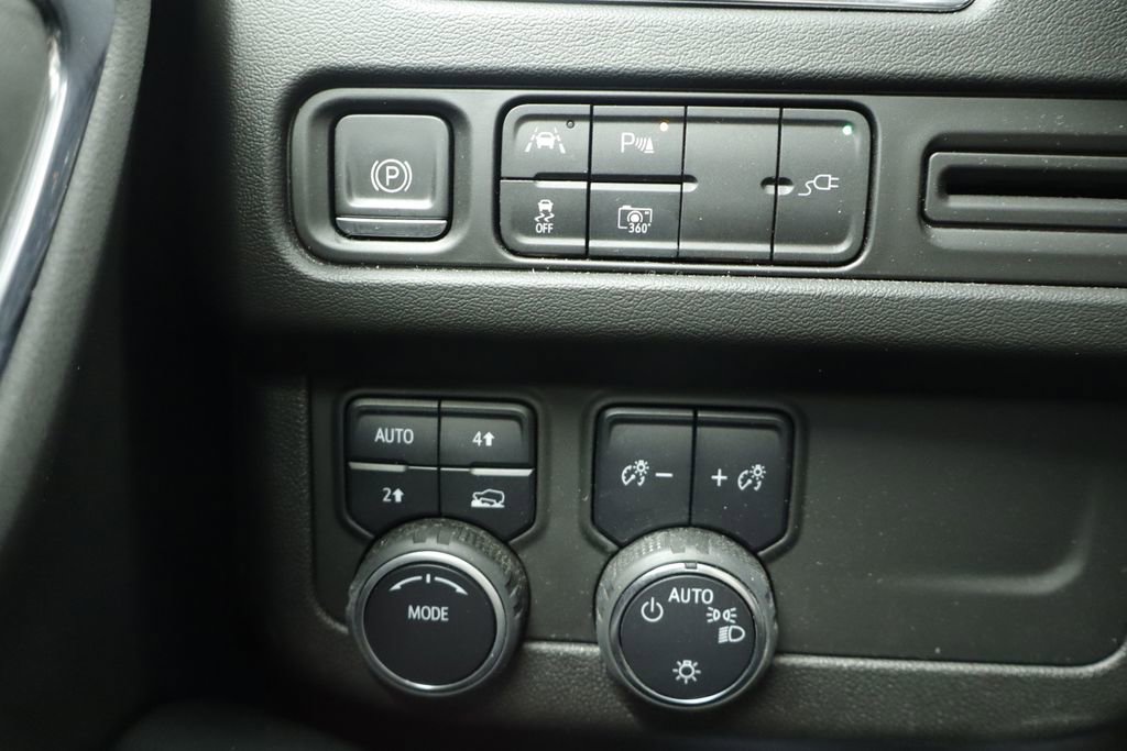 Used 2022 Chevrolet Tahoe RST w/ Luxury Package AWD/4WD image 28