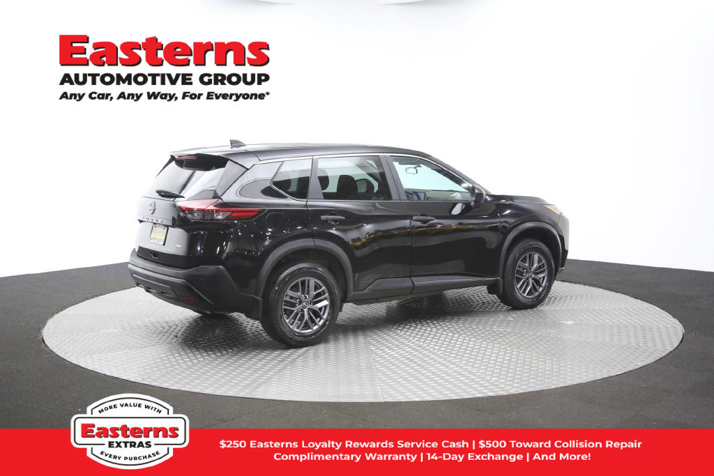 Used 2023 Nissan Rogue S AWD/4WD image 42