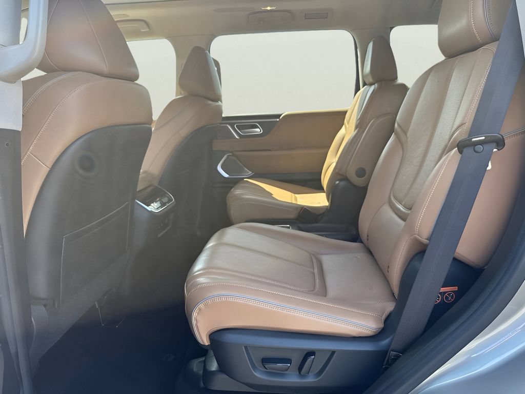 Used 2025 INFINITI QX80 Sensory AWD/4WD image 17