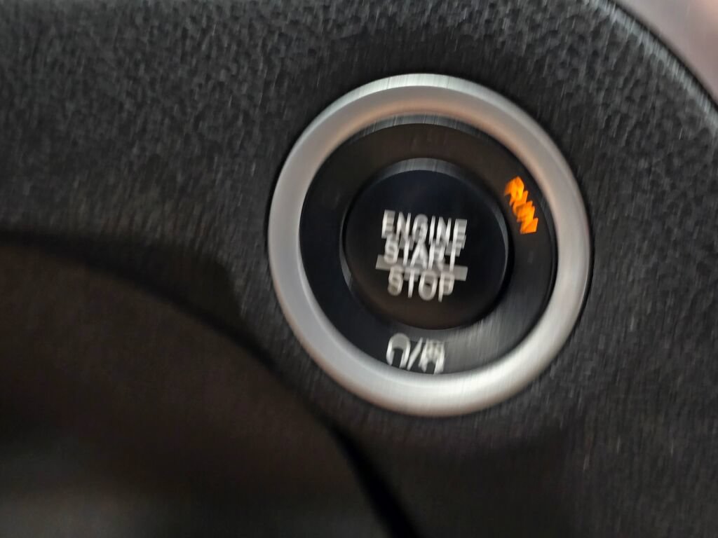 Used 2018 Chrysler 300 Limited AWD/4WD image 28