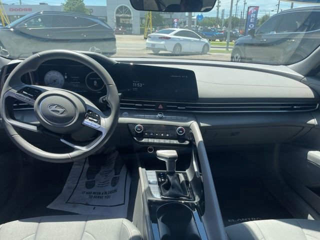 Used 2024 Hyundai Elantra SEL w/ Convenience Package FWD image 12