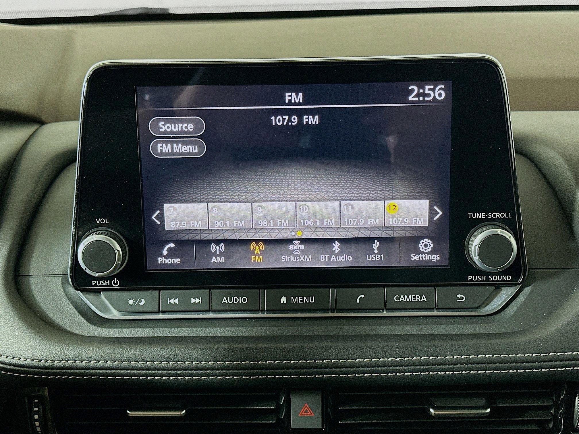 Used 2023 Nissan Rogue SL image 21