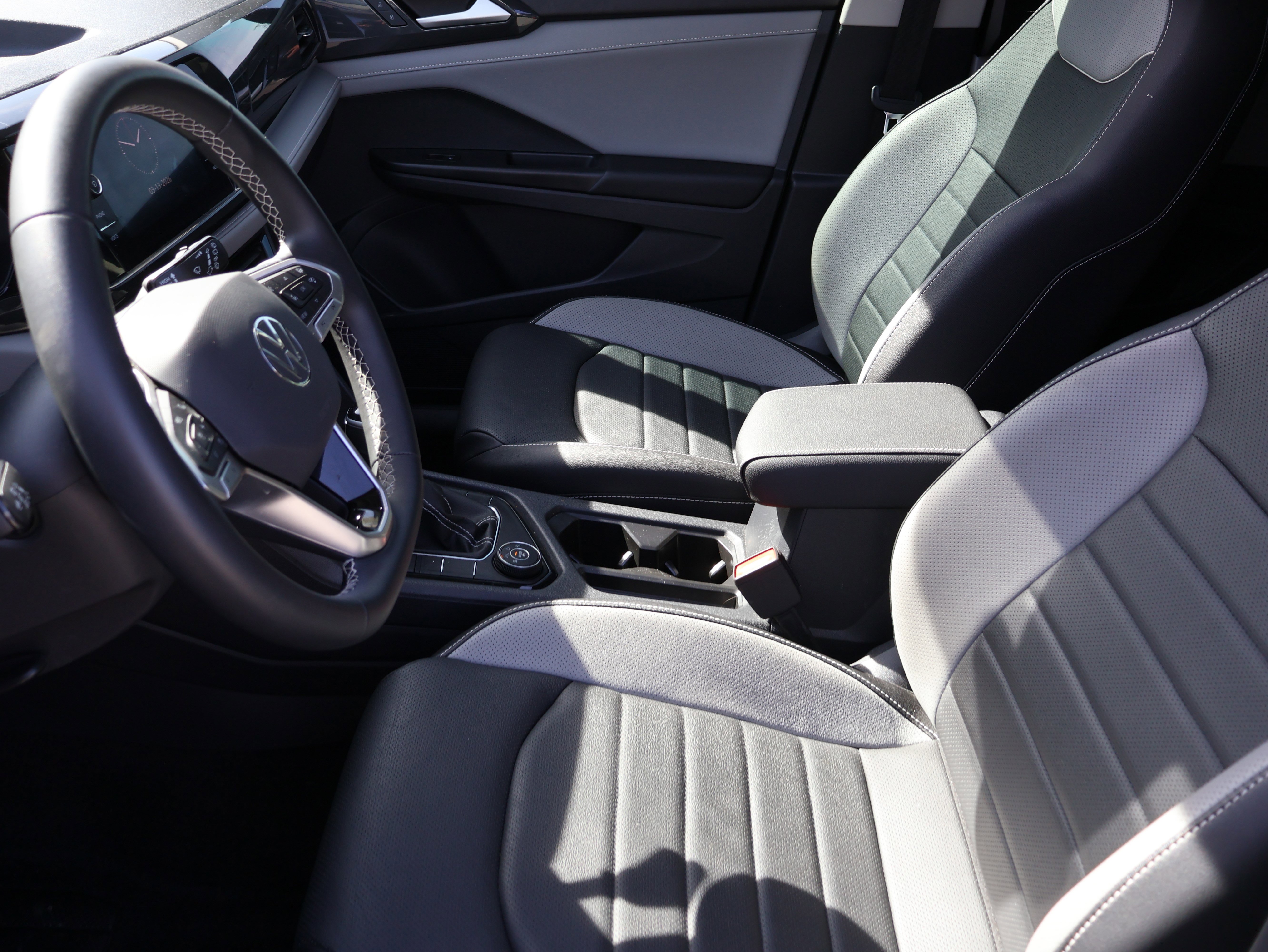 Used 2023 Volkswagen Taos SEL image 38