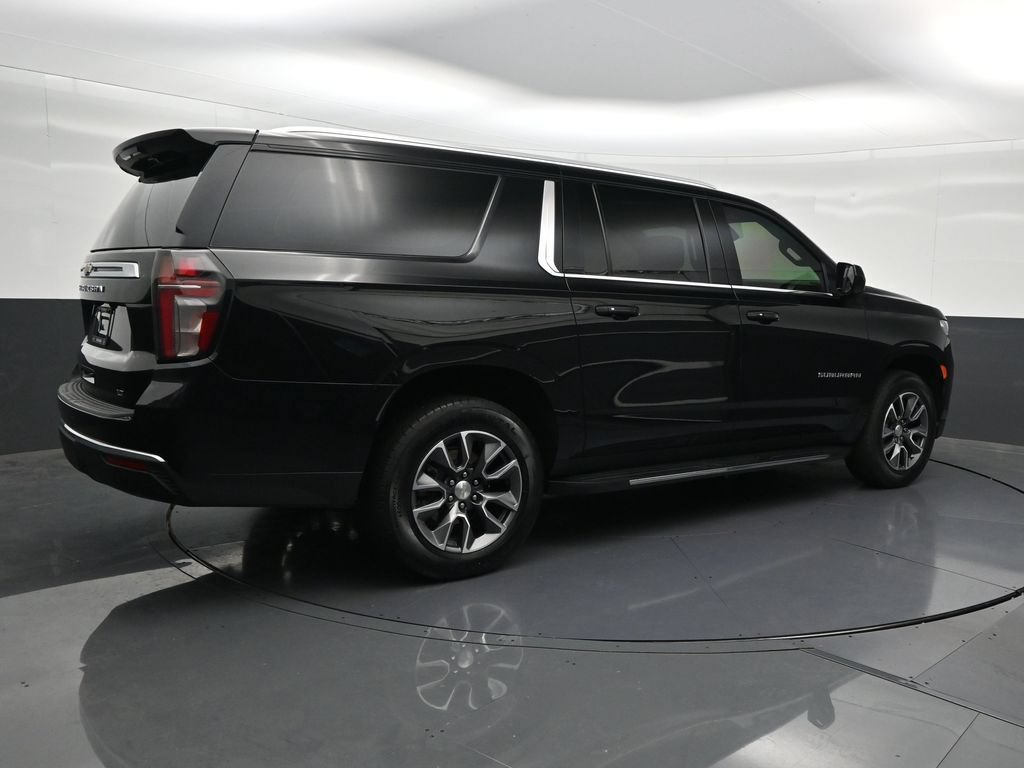 Used 2023 Chevrolet Suburban LT RWD image 5