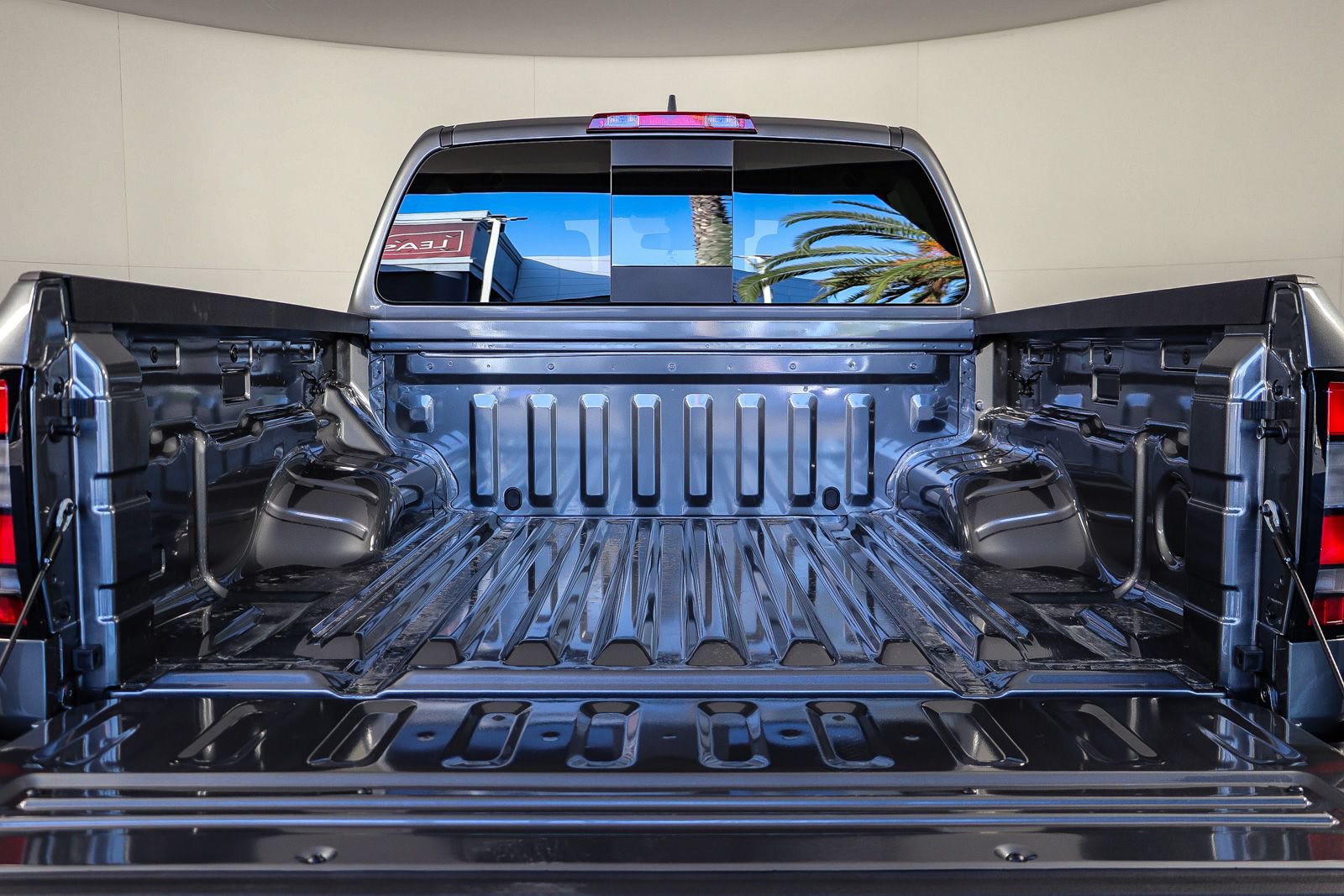 New 2027 Nissan Frontier S w/ Tow Package RWD image 13