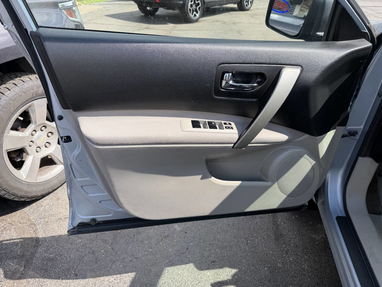 Used 2015 Nissan Rogue S w/ Convenience Package image 11