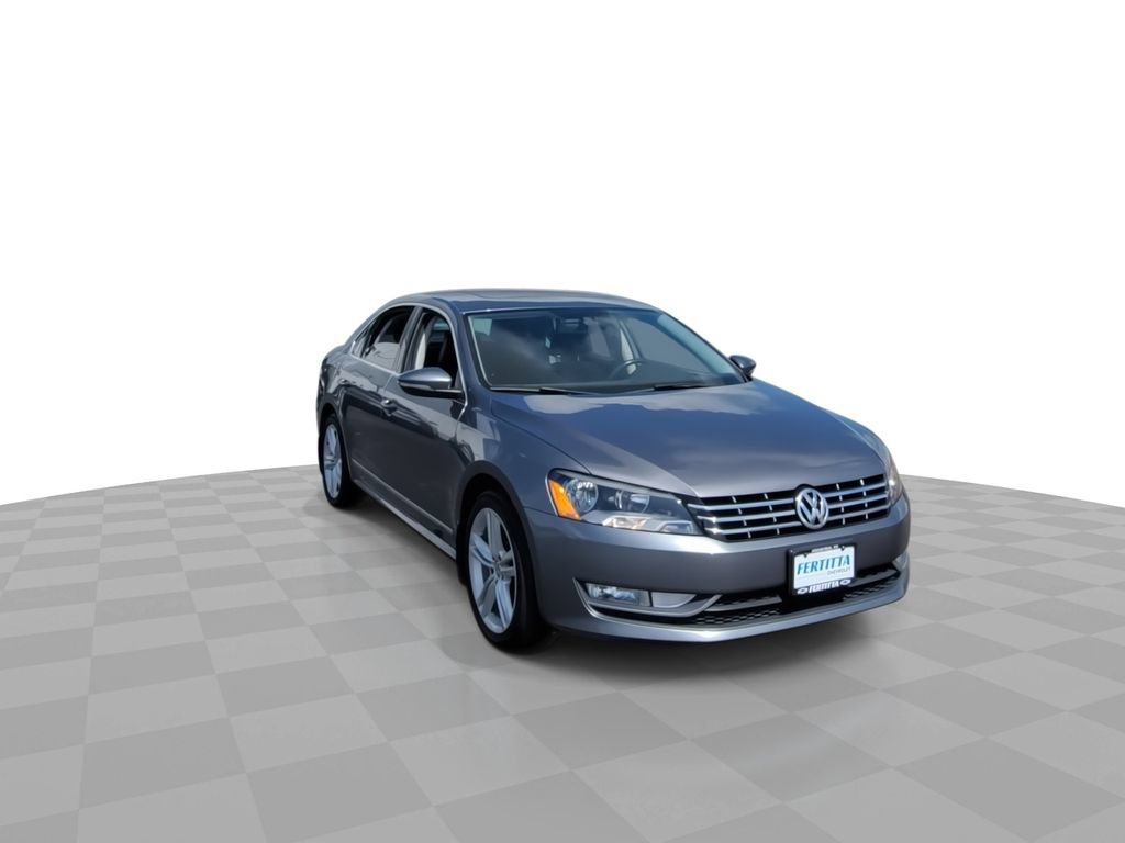 Used 2012 Volkswagen Passat TDI SEL Premium FWD image 2