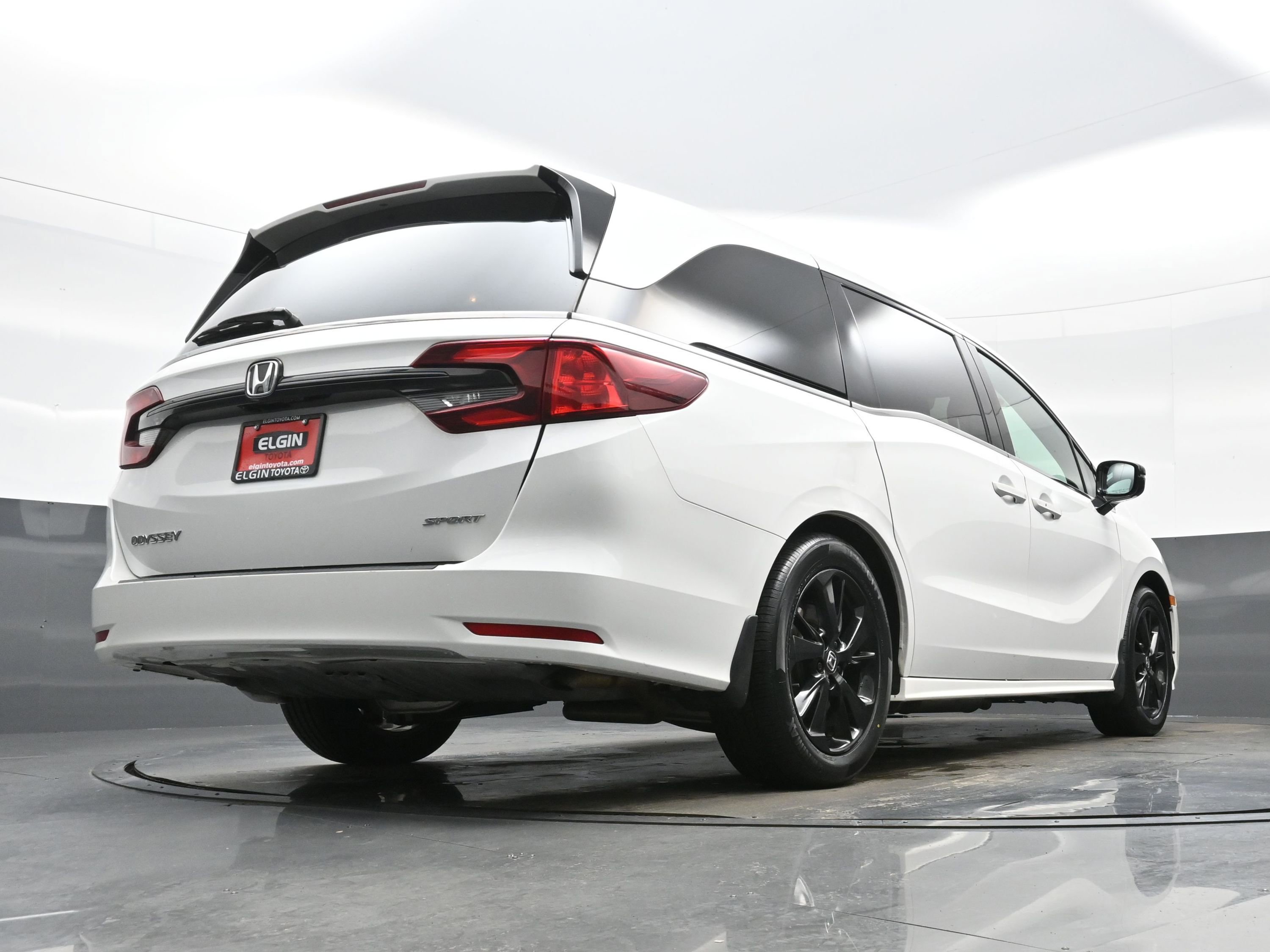 Used 2023 Honda Odyssey Sport image 32