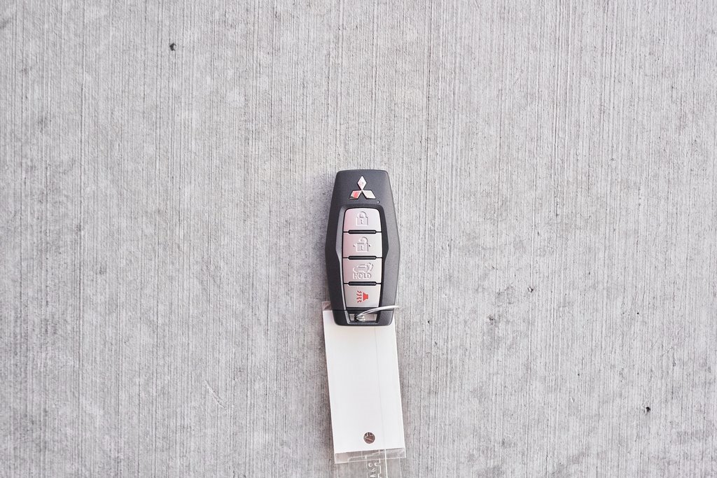 New 2025 Mitsubishi Outlander SE image 54