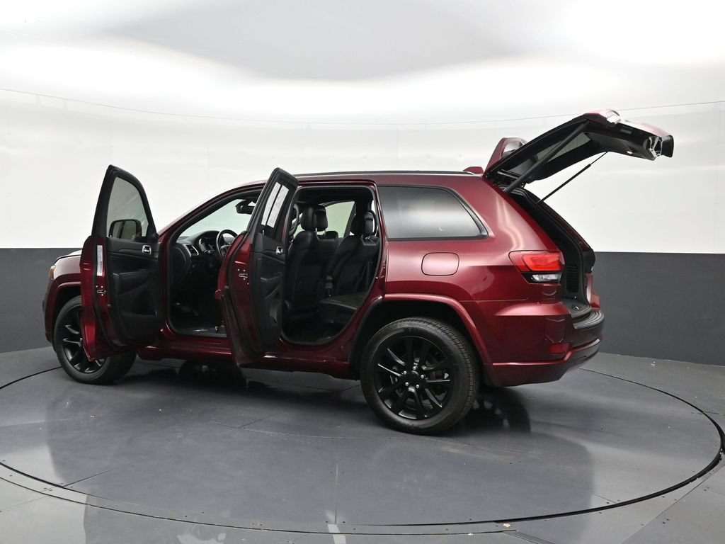 Used 2020 Jeep Grand Cherokee Altitude RWD image 24