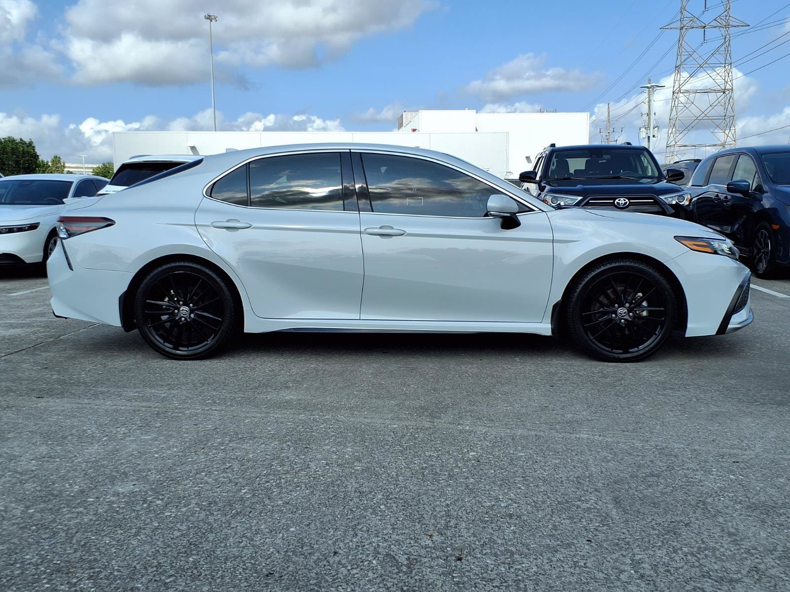 Used 2023 Toyota Camry XSE FWD image 25