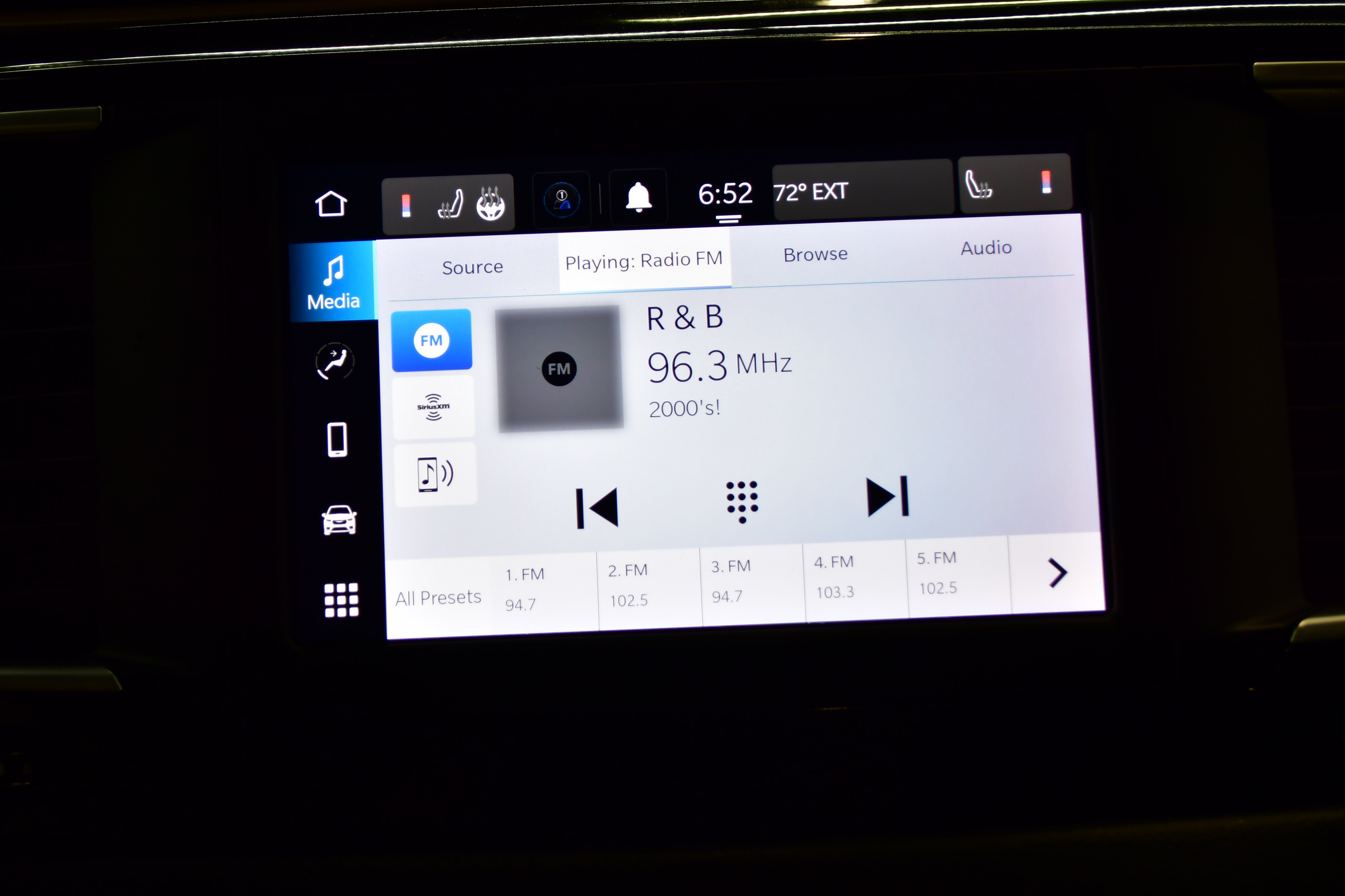 Used 2023 Chrysler Voyager LX FWD image 25