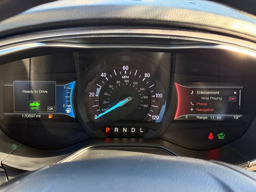 Used 2020 Ford Fusion SE FWD image 26