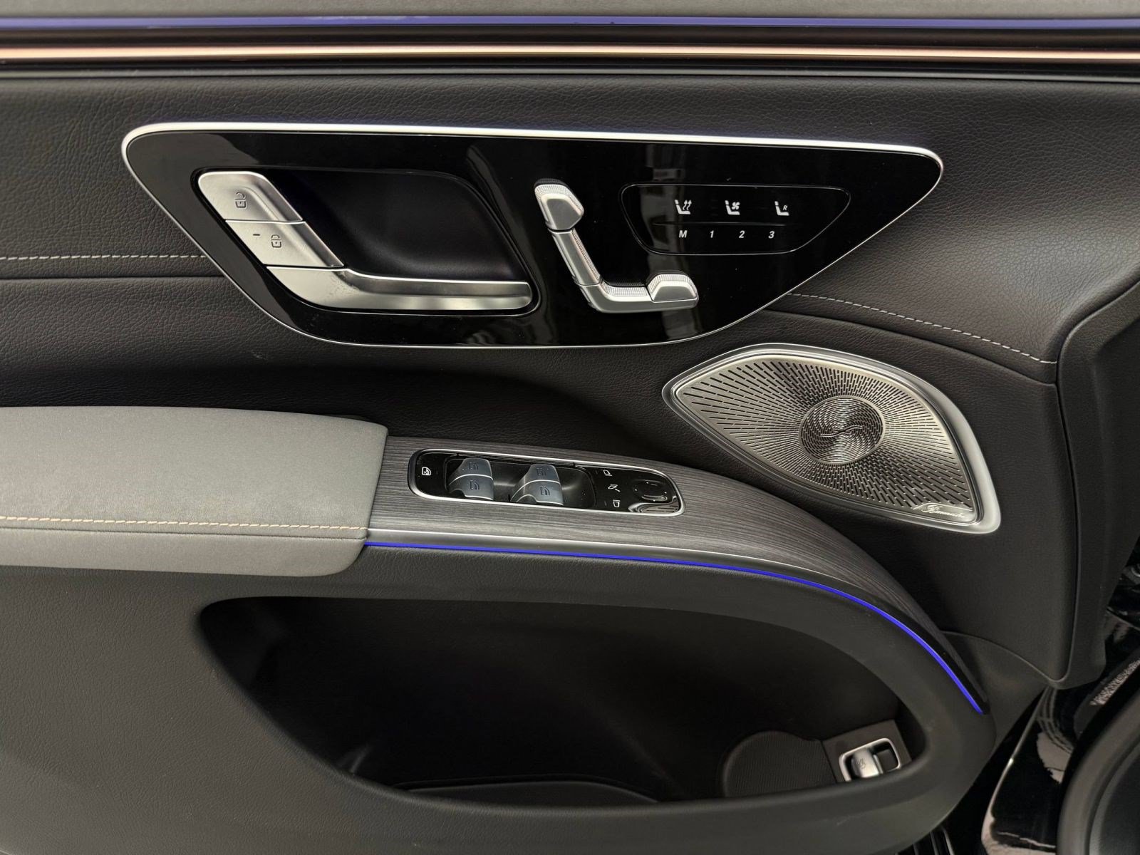 New 2027 Mercedes-Benz EQS 400 4MATIC SUV image 11