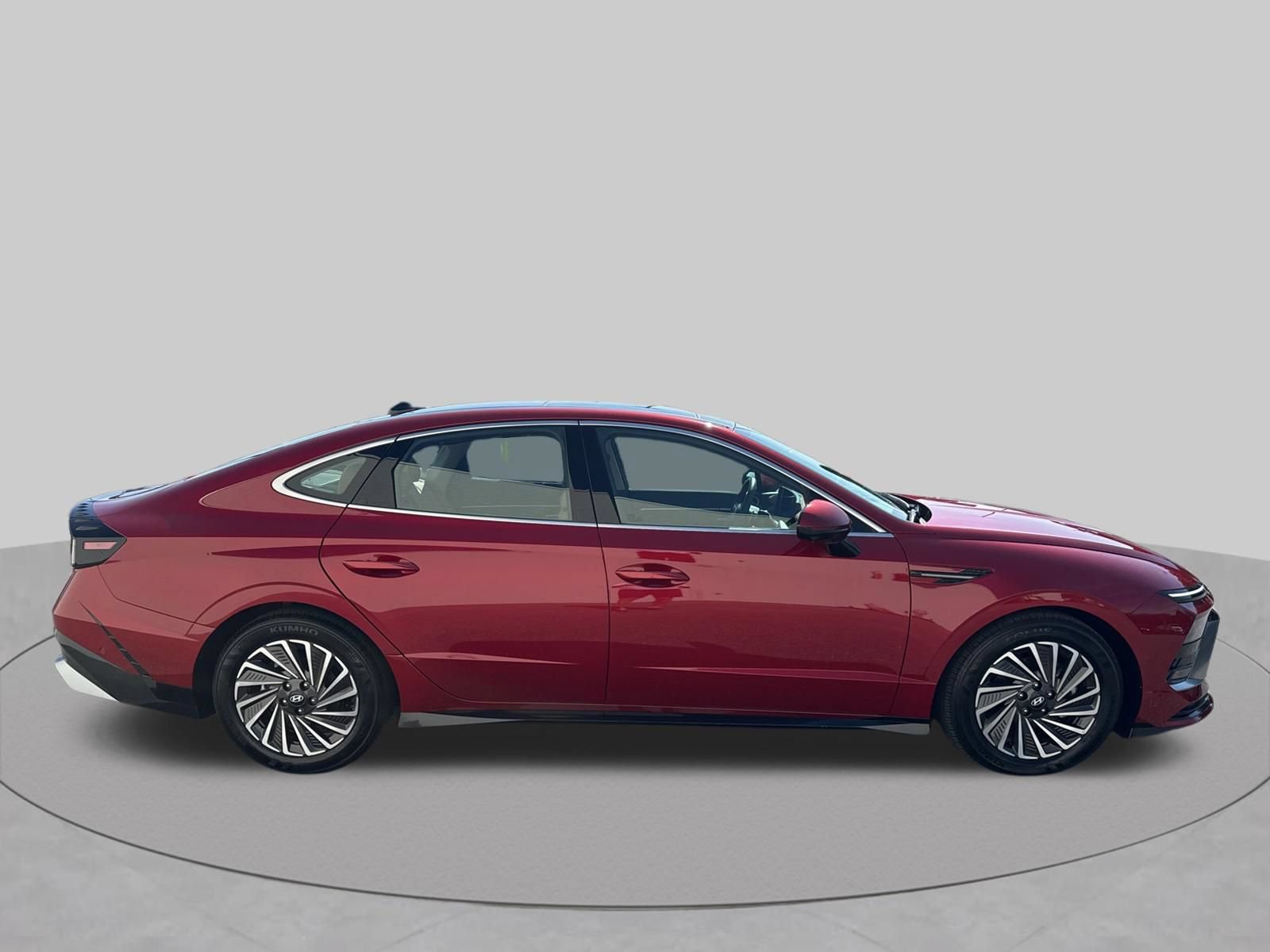 Used 2025 Hyundai Sonata Limited FWD image 9