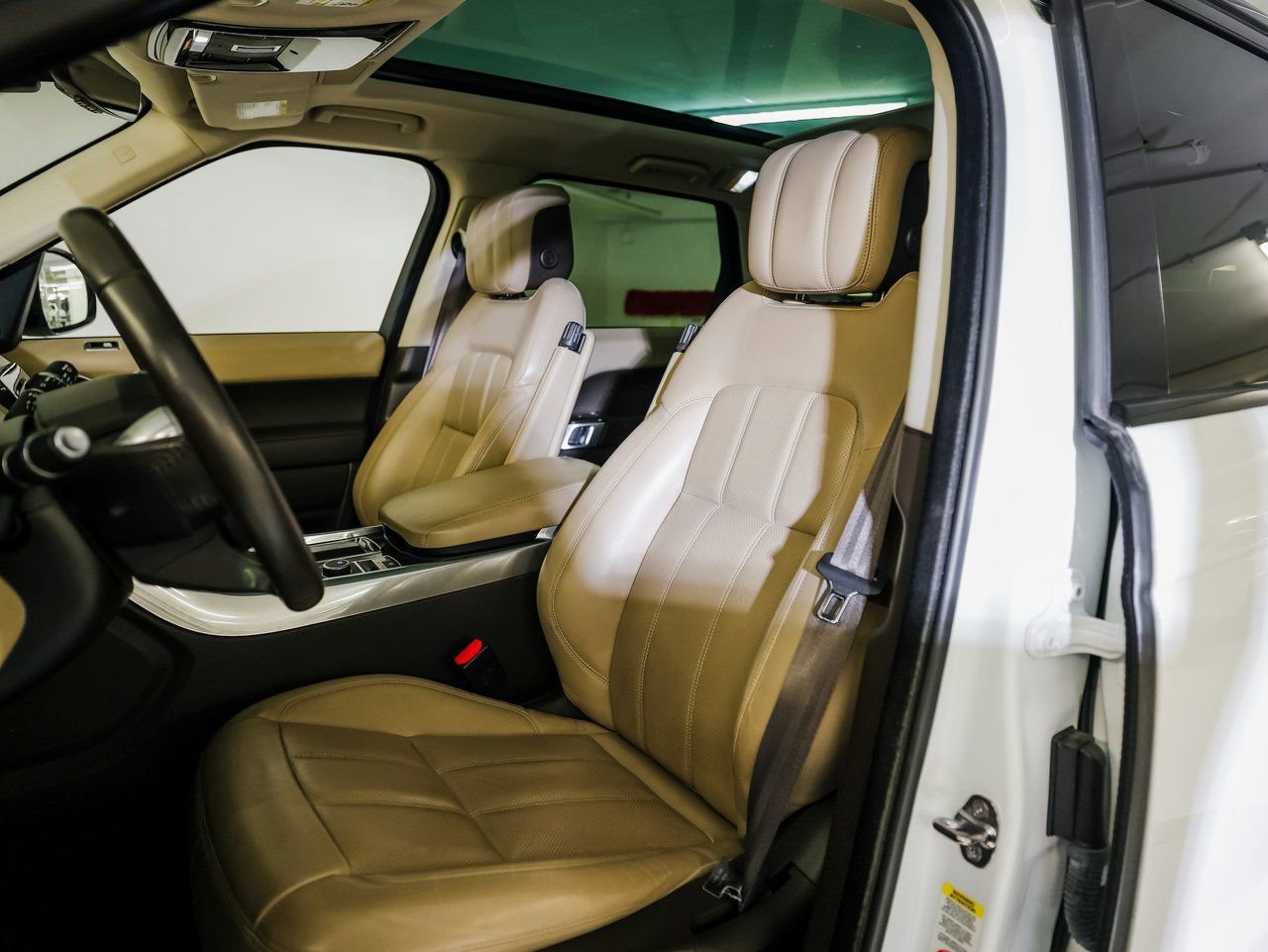 Used 2020 Land Rover Range Rover Sport HSE image 5