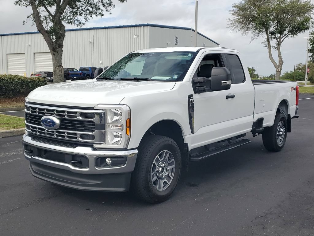 Used 2025 Ford F350 XLT w/ FX4 Off-Road Package AWD/4WD image 2