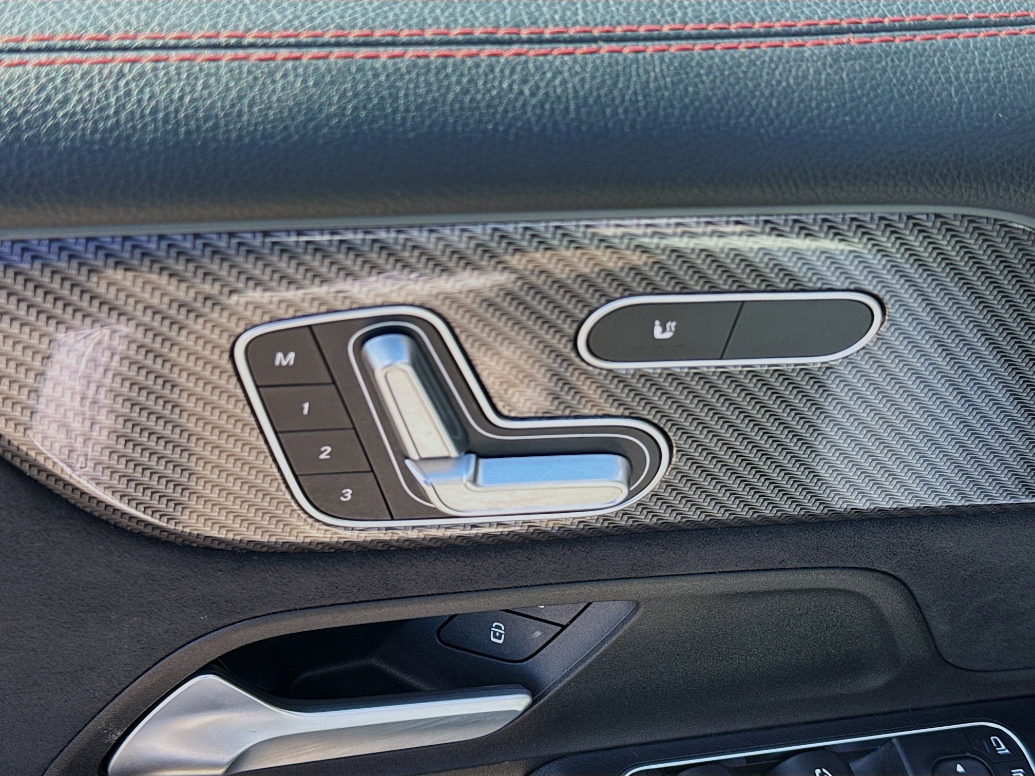 Used 2025 Mercedes-Benz GLB 35 AMG 4MATIC image 15