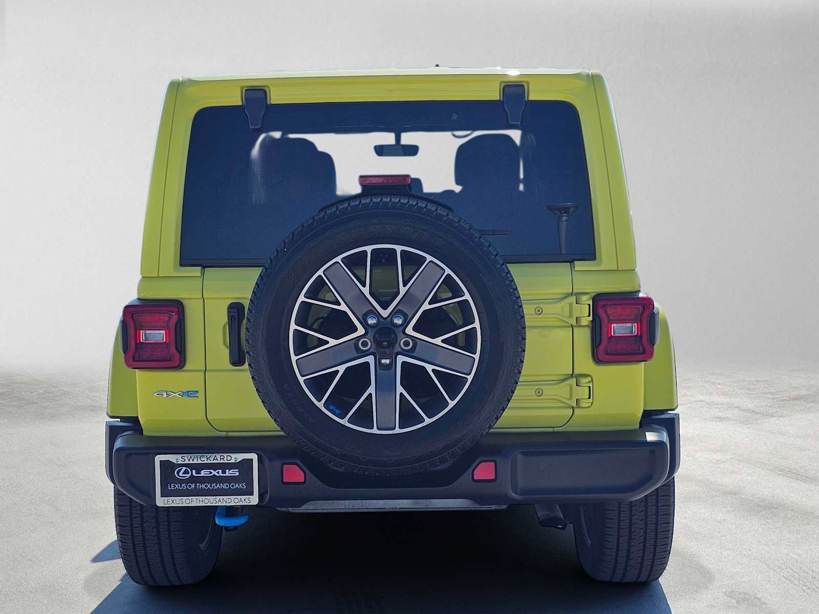 Used 2023 Jeep Wrangler Unlimited Sahara w/ Cold Weather Group AWD/4WD image 4