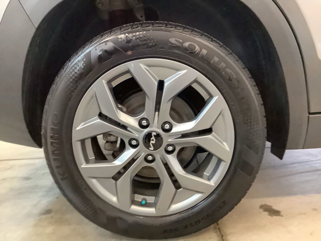 Certified 2025 Kia Seltos LX AWD/4WD image 26