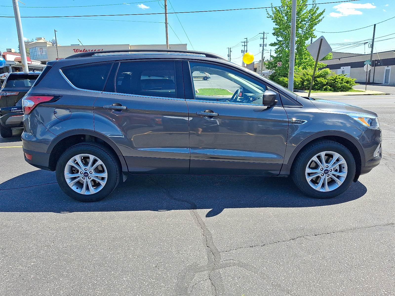 Used 2018 Ford Escape SE w/ SE Sync 3 Package AWD/4WD image 6