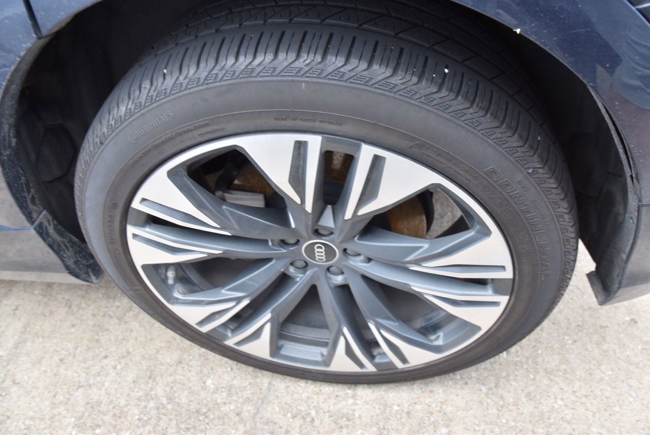 Used 2024 Audi Q8 Prestige AWD/4WD image 12