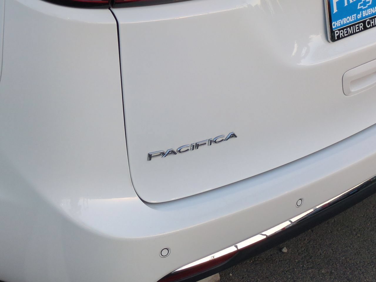 Used 2023 Chrysler Pacifica Touring-L FWD image 29