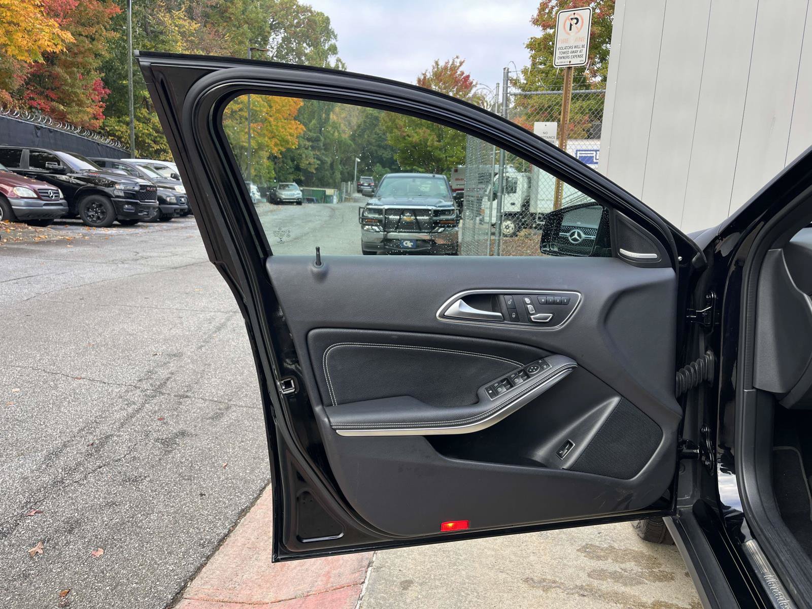 Used 2019 Mercedes-Benz GLA 250 4MATIC image 16
