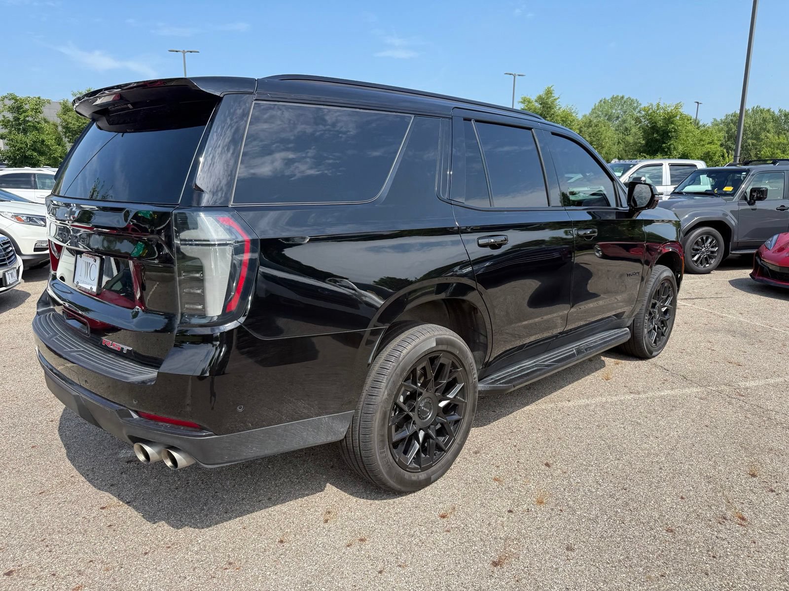 Used 2025 Chevrolet Tahoe RST w/ Comfort Package AWD/4WD image 5