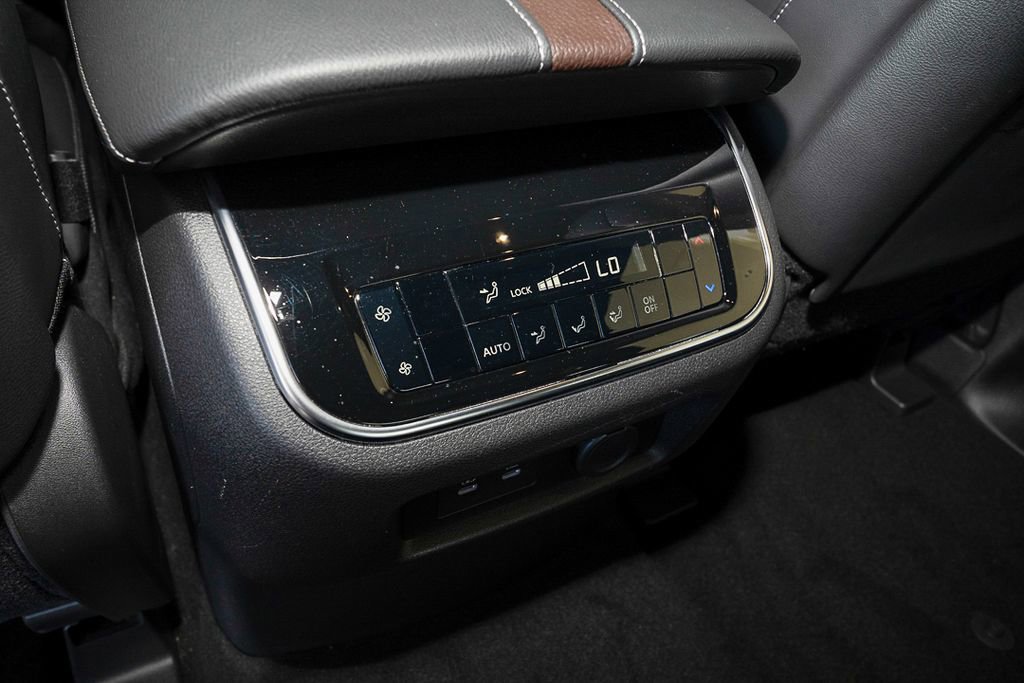 Used 2025 Nissan Armada SL w/ Captain's Chari Seat Package AWD/4WD image 17