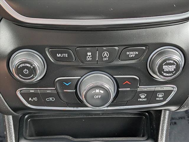 Used 2020 Jeep Cherokee Latitude Plus image 18
